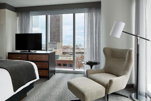 Loews Chicago Hotel image 19